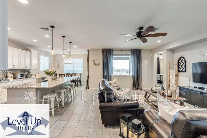House for rent at 14097 N Silverleaf Lane, Marana, AZ 85658