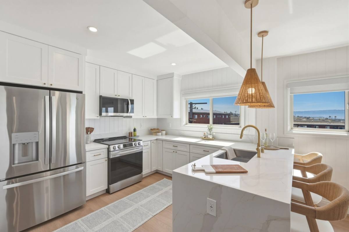 Apartment for rent at 720-724 21st St, Hermosa Beach, CA 90254