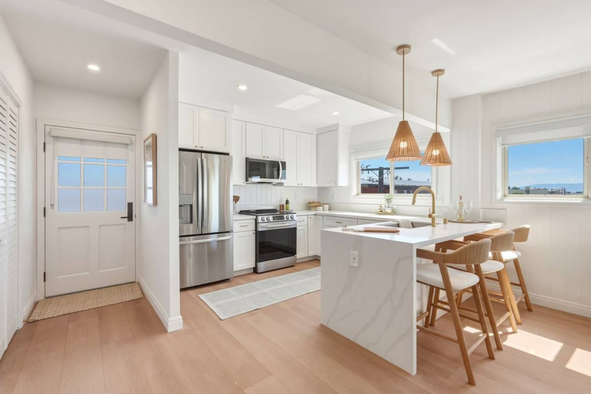 Apartment for rent at 720-724 21st St, Hermosa Beach, CA 90254