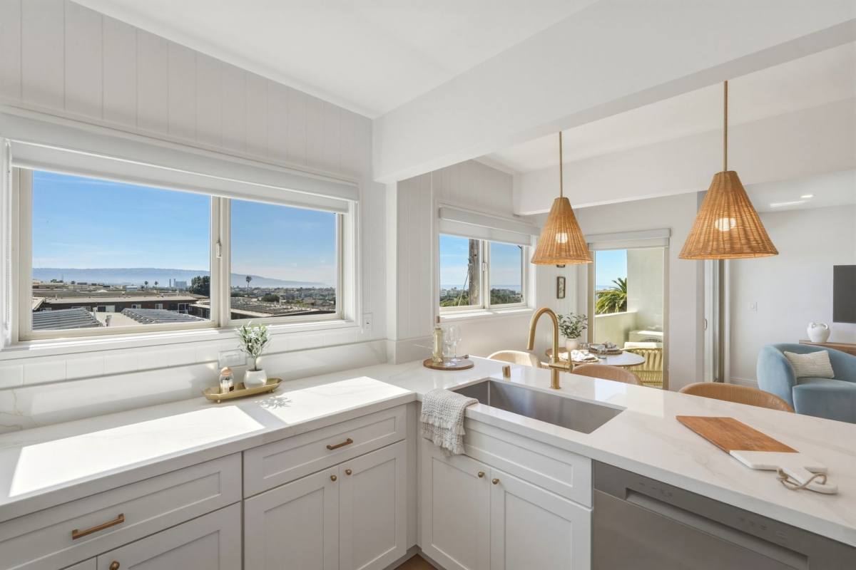 Apartment for rent at 720-724 21st St, Hermosa Beach, CA 90254