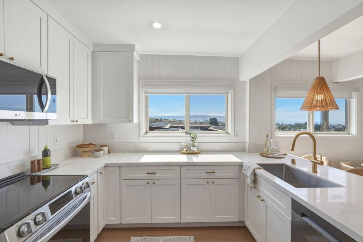 Apartment for rent at 720-724 21st St, Hermosa Beach, CA 90254