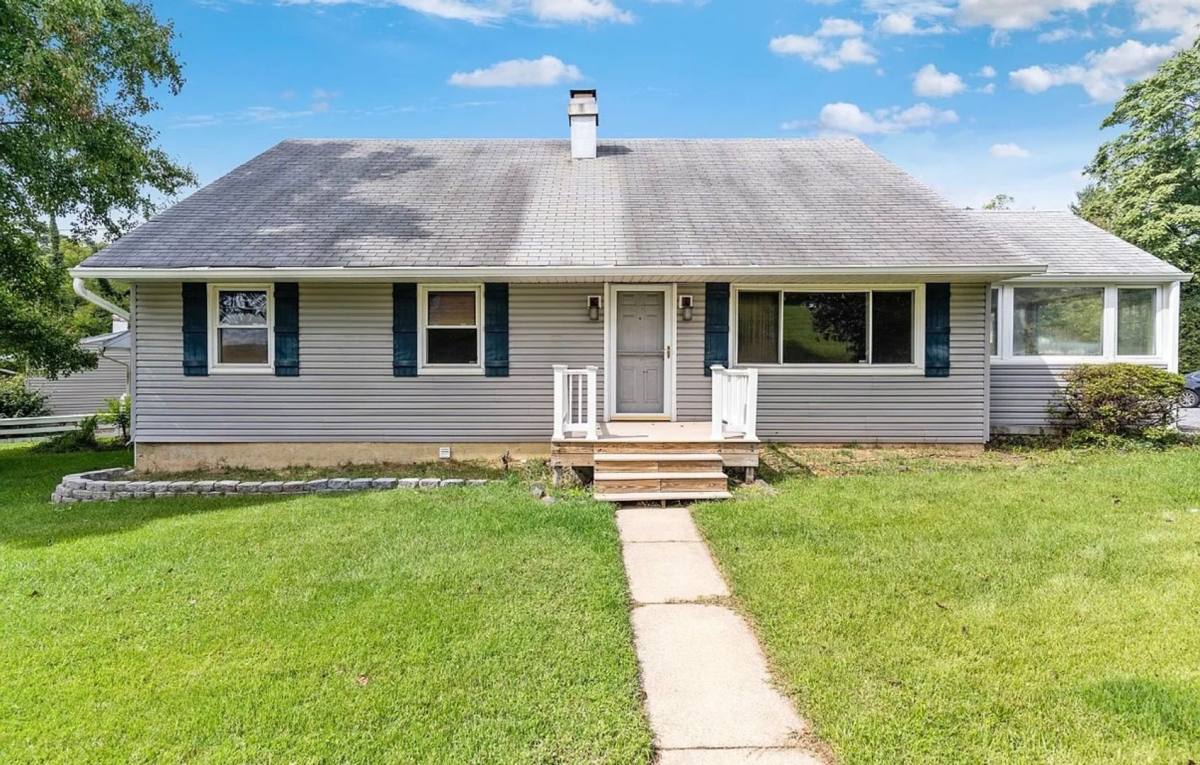 House for rent at 438 Bloomsbury Ave, Catonsville, MD 21228