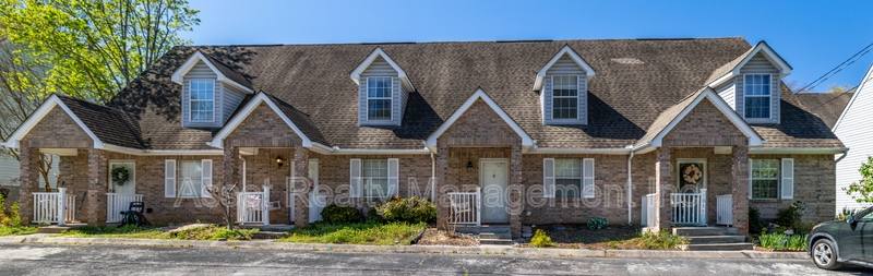 Townhouse for rent at 1035 Nod St, Knoxville, TN 37932