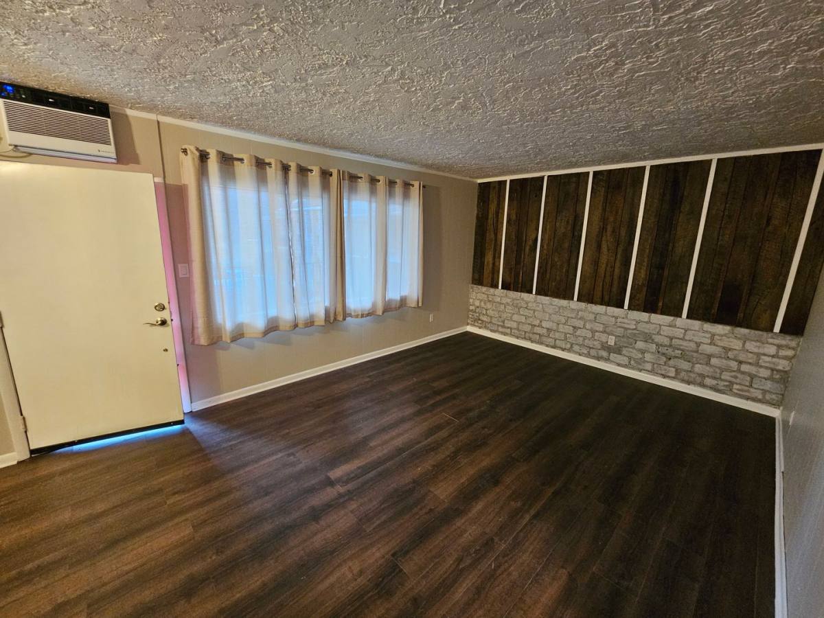 Apartment for rent at 218 N Willow Ave, Erwin, TN 37650