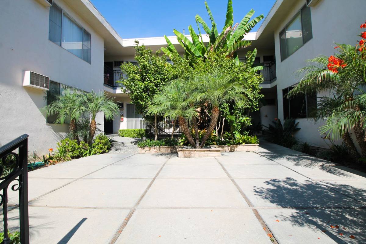 Apartment for rent at 1831 Camden Ave, Los Angeles, CA 90025