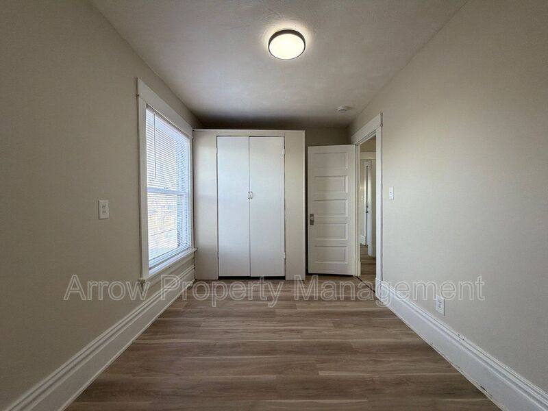 Apartment for rent at 2121 Washington St #4, Lincoln, NE 68502