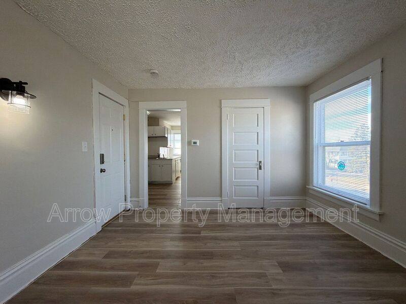 Apartment for rent at 2121 Washington St #4, Lincoln, NE 68502