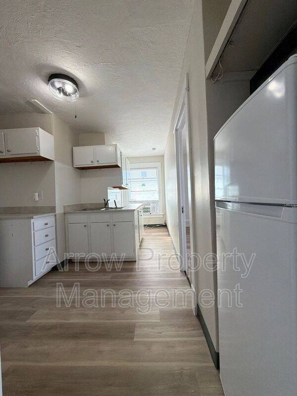 Apartment for rent at 2121 Washington St #4, Lincoln, NE 68502