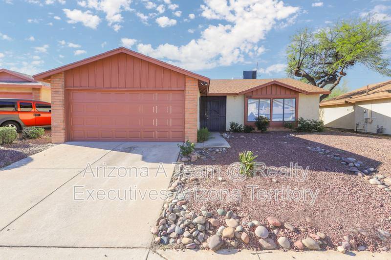 House for rent at 10140 E Karen Place, Tucson, AZ 85748