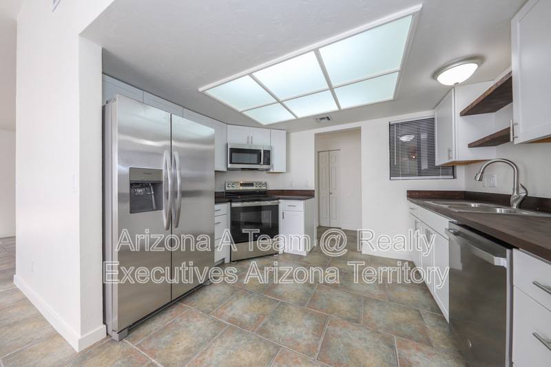 House for rent at 10140 E Karen Place, Tucson, AZ 85748