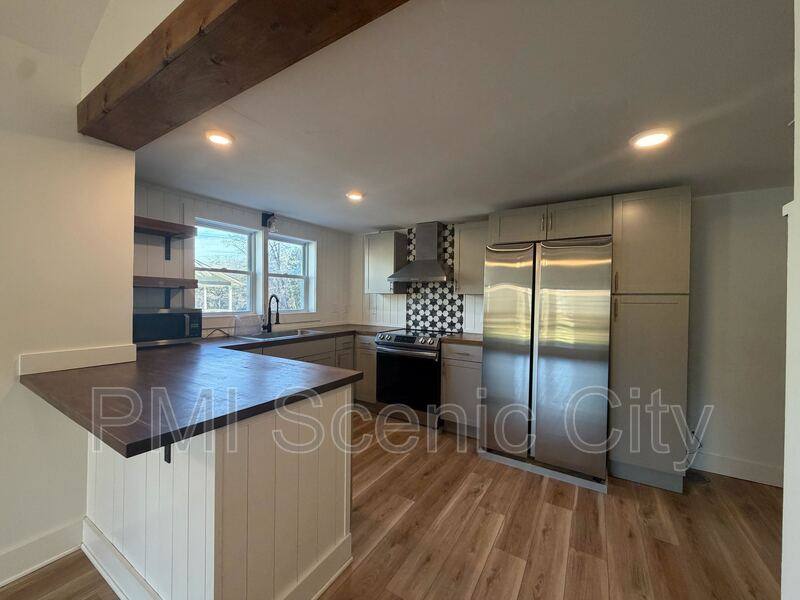 Apartment for rent at 607 Franklin St, Chattanooga, TN 37405