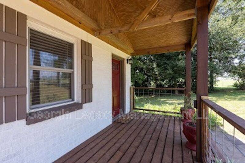 Apartment for rent at 2615 W Main St #1, Royston, GA 30662