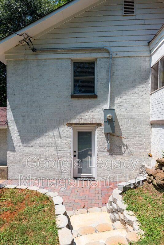 Apartment for rent at 2615 W Main St #1, Royston, GA 30662