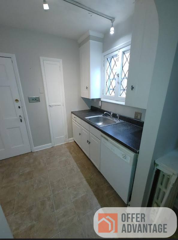 Apartment for rent at 3601 Glencairn Rd, Beachwood, OH 44122