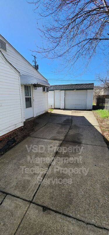 House for rent at 374 E 232 St, Euclid, OH 44123