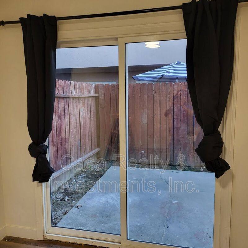 Townhouse for rent at 3371 E Andy St #4, Long Beach, CA 90805