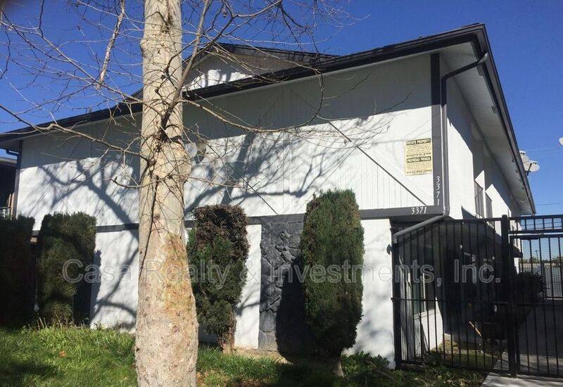 Townhouse for rent at 3371 E Andy St #4, Long Beach, CA 90805