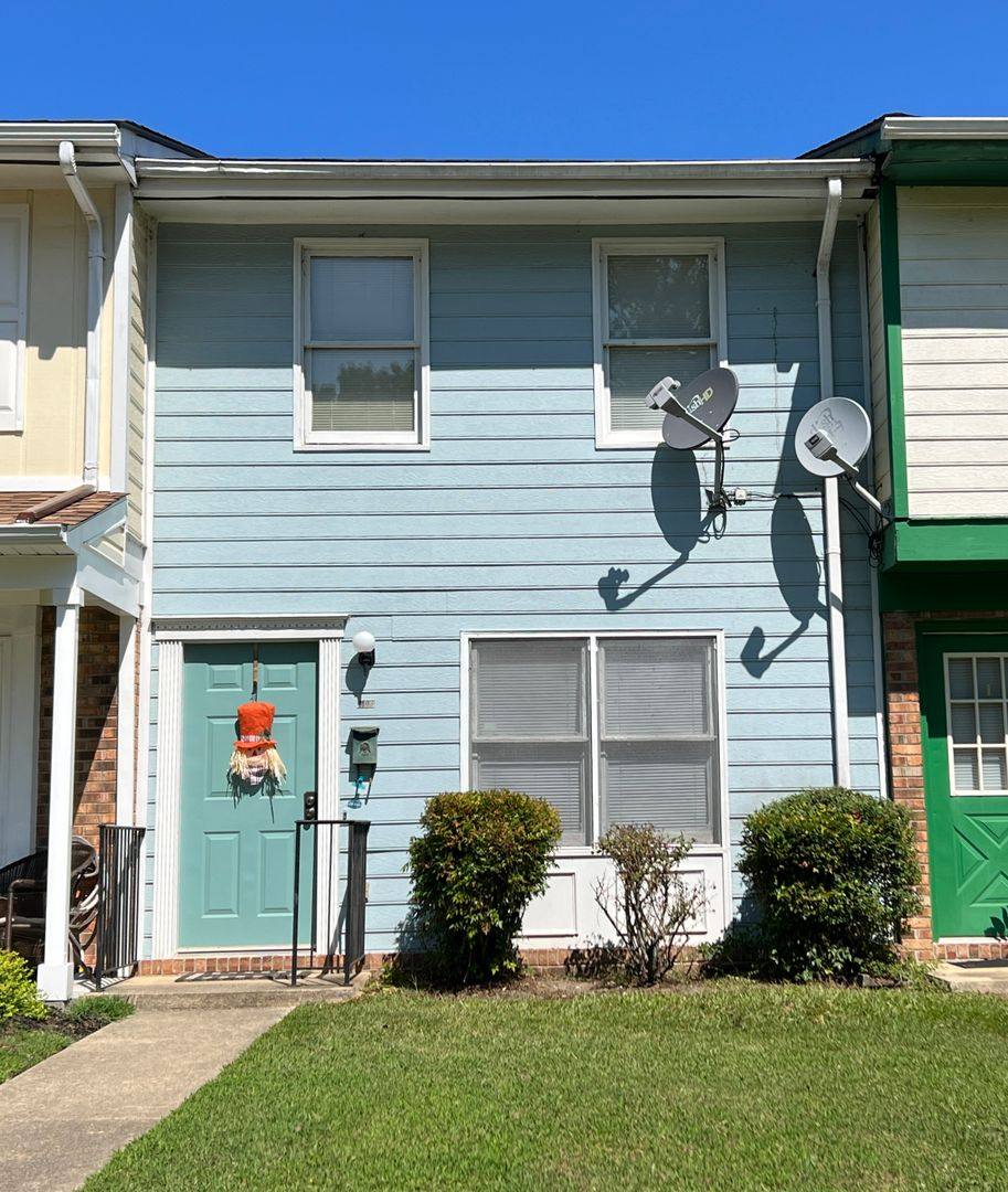 Townhouse for rent at 608 W Church St, Elizabeth City, NC 27909