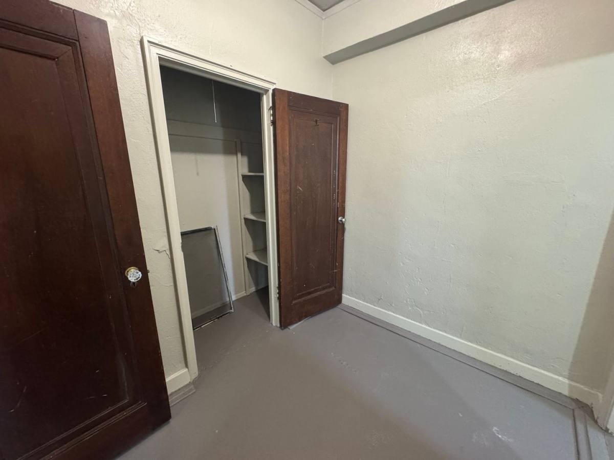 Apartment for rent at 2142 Jefferson St, Paducah, KY 42001