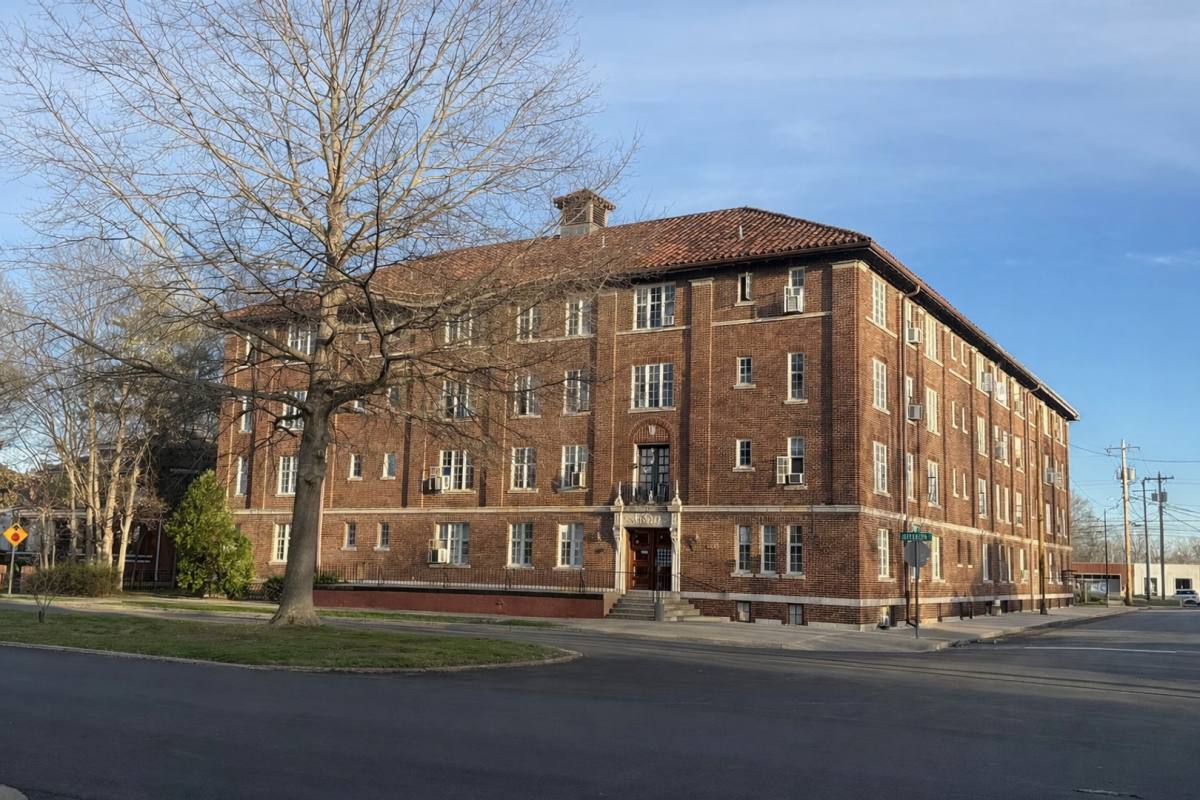 Apartment for rent at 2142 Jefferson St, Paducah, KY 42001