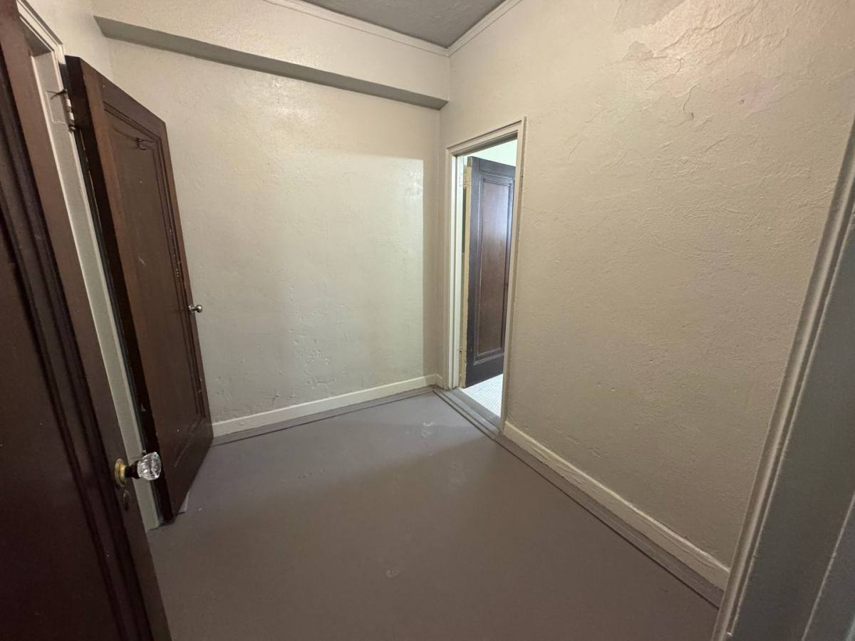 Apartment for rent at 2142 Jefferson St, Paducah, KY 42001