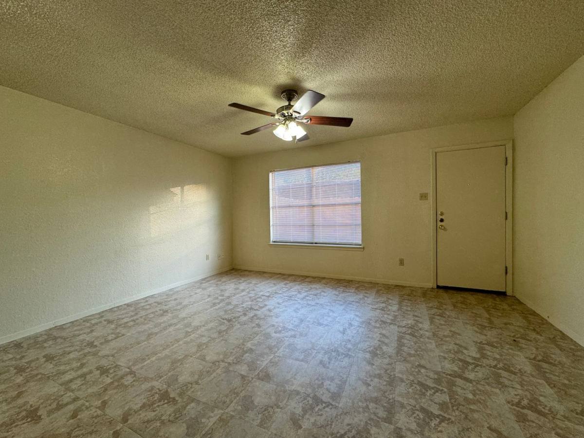 House for rent at 214 Romana Circle E, Hewitt, TX 76643