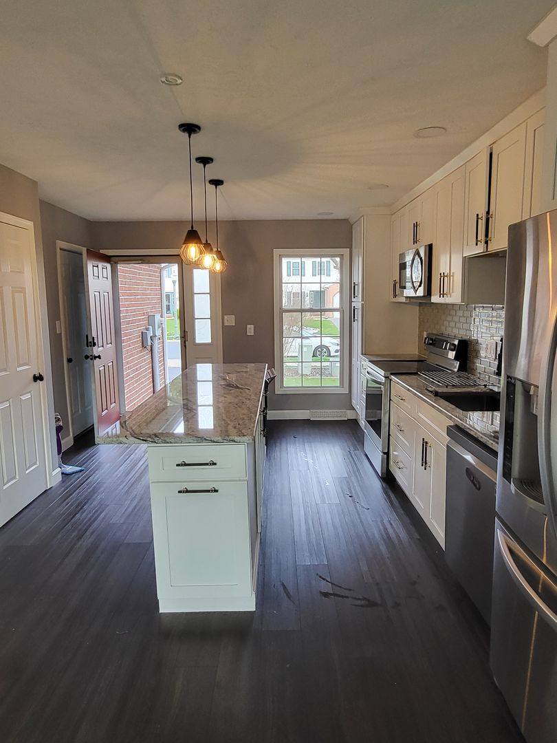 House for rent at 446 Crosswinds Dr, Lititz, PA 17543