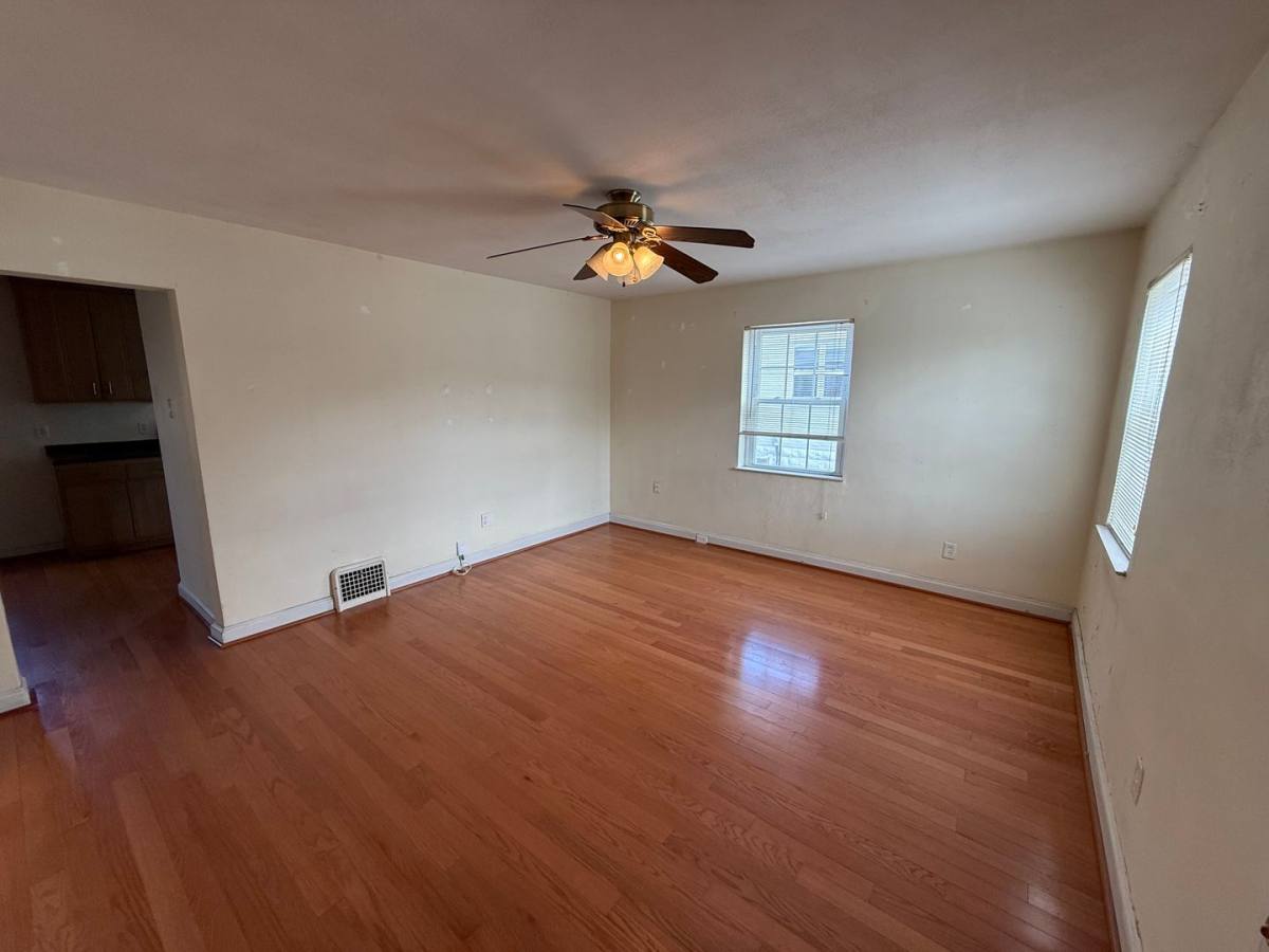 House for rent at 8661 Litzsinger Rd, Saint Louis, MO 63144