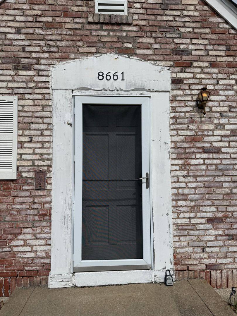 House for rent at 8661 Litzsinger Rd, Saint Louis, MO 63144