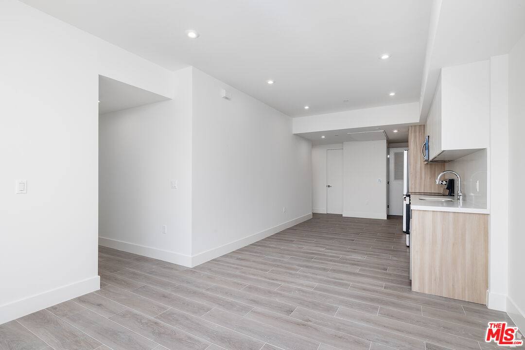 Apartment for rent at 2600 S Sepulveda Blvd, Los Angeles, CA 90064