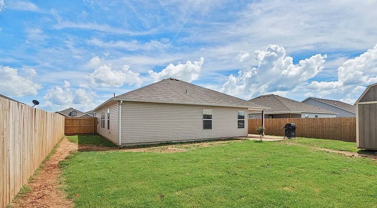 House for rent at 1600 Edinburgh Dr, Centerton, AR 72719