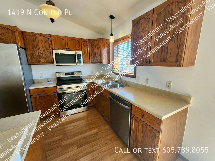 Condo for rent at 1419 N Conifer Place, Sioux Falls, SD 57107