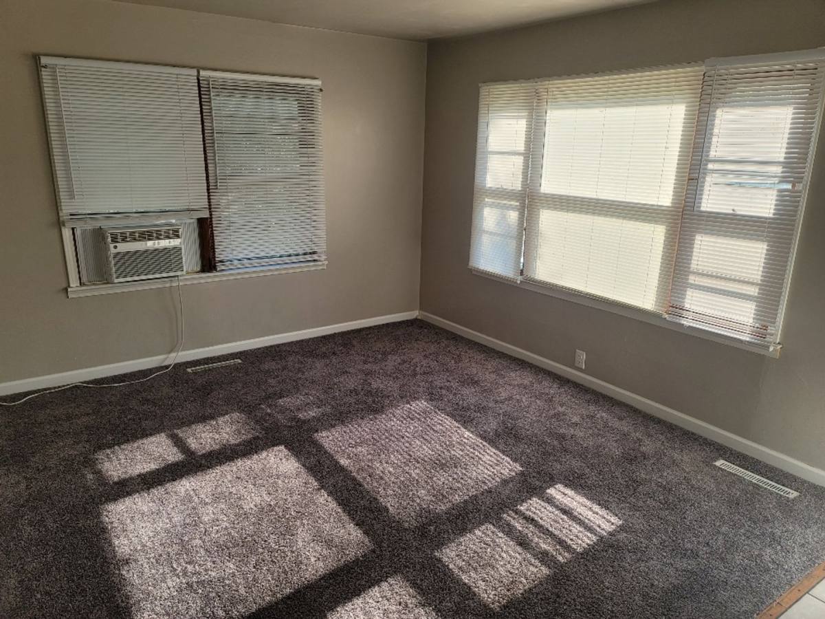 Apartment for rent at 1416-1418 N 3rd, Saint Joseph, MO 64505