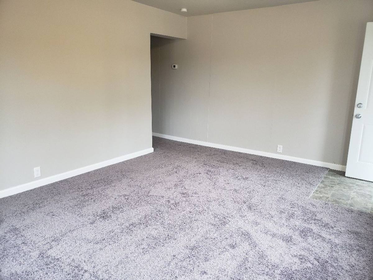 Apartment for rent at 1416-1418 N 3rd, Saint Joseph, MO 64505