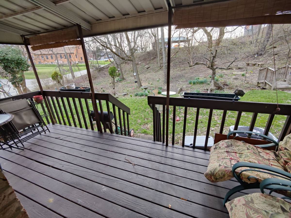 Townhouse for rent at 102 Sonnybrook Court, Bethel Park, PA 15102