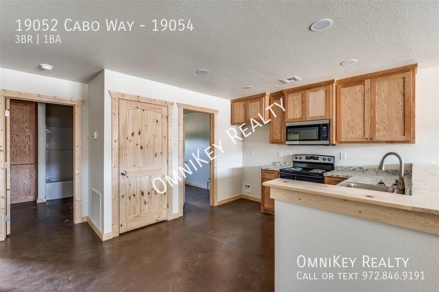 Apartment for rent at 19052 Cabo Way #19054, Thackerville, OK 73459