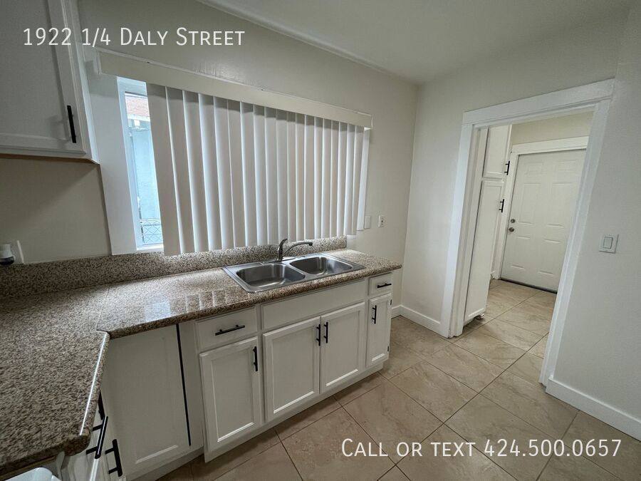 Apartment for rent at 1922 1 4 Daly St, Los Angeles, CA 90031