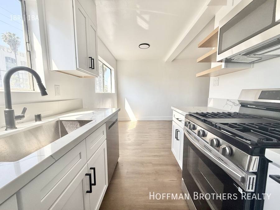 Apartment for rent at 1819 S Oxford Ave #20, Los Angeles, CA 90006