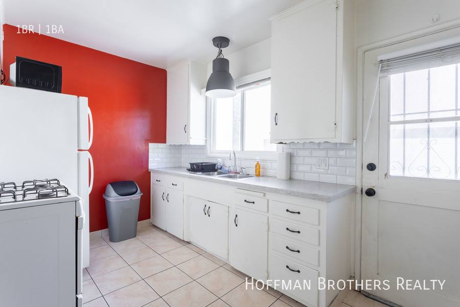 Apartment for rent at 12423 1 2 Chandler Blvd, Valley Village, CA 91607