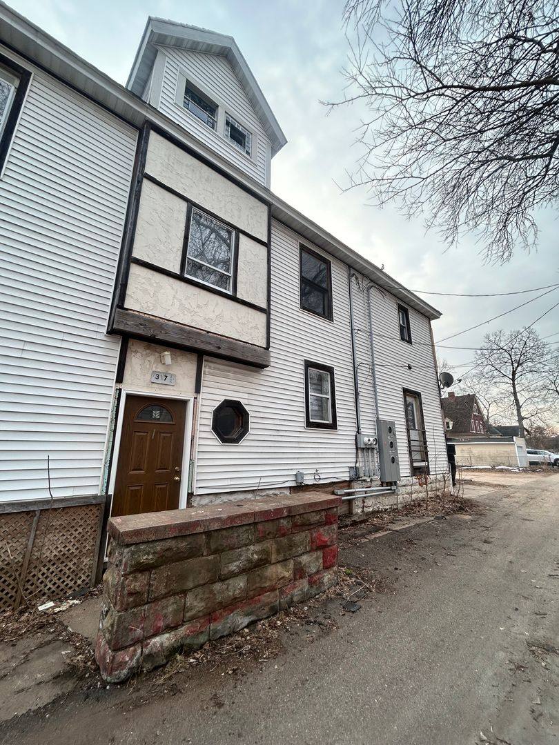 Apartment for rent at 317 Earl St, Eau Claire, WI 54701