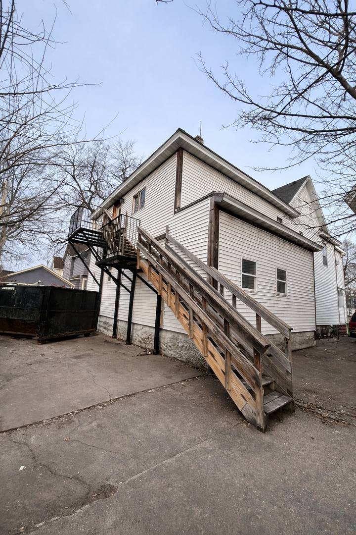 Apartment for rent at 317 Earl St, Eau Claire, WI 54701