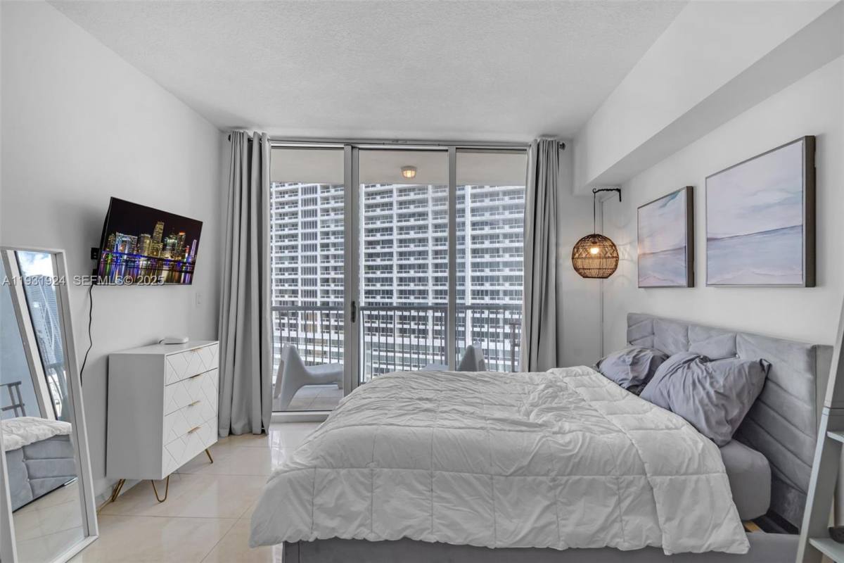 Apartment for rent at 1750 N Bayshore Dr #1204, Miami, FL 33132