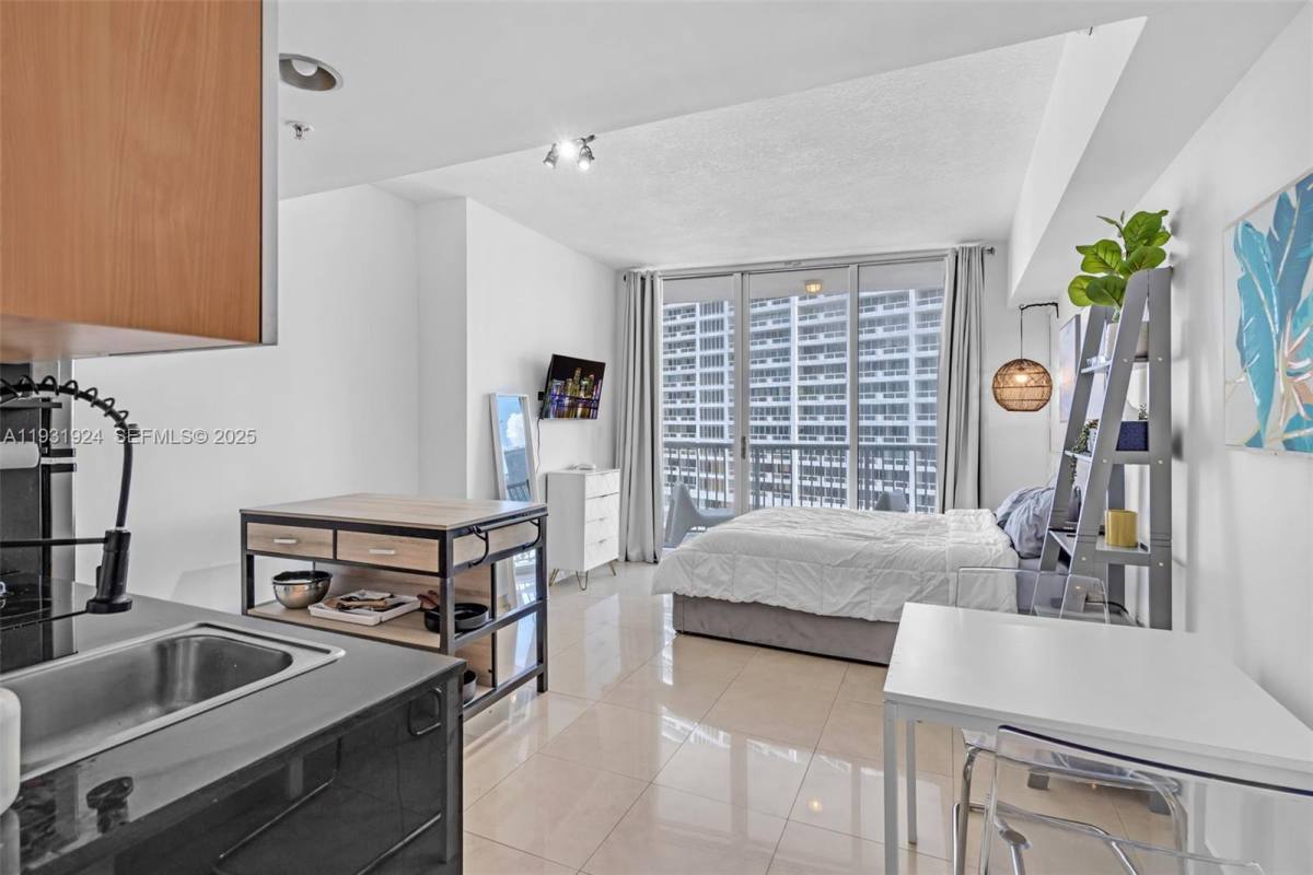 Apartment for rent at 1750 N Bayshore Dr #1204, Miami, FL 33132