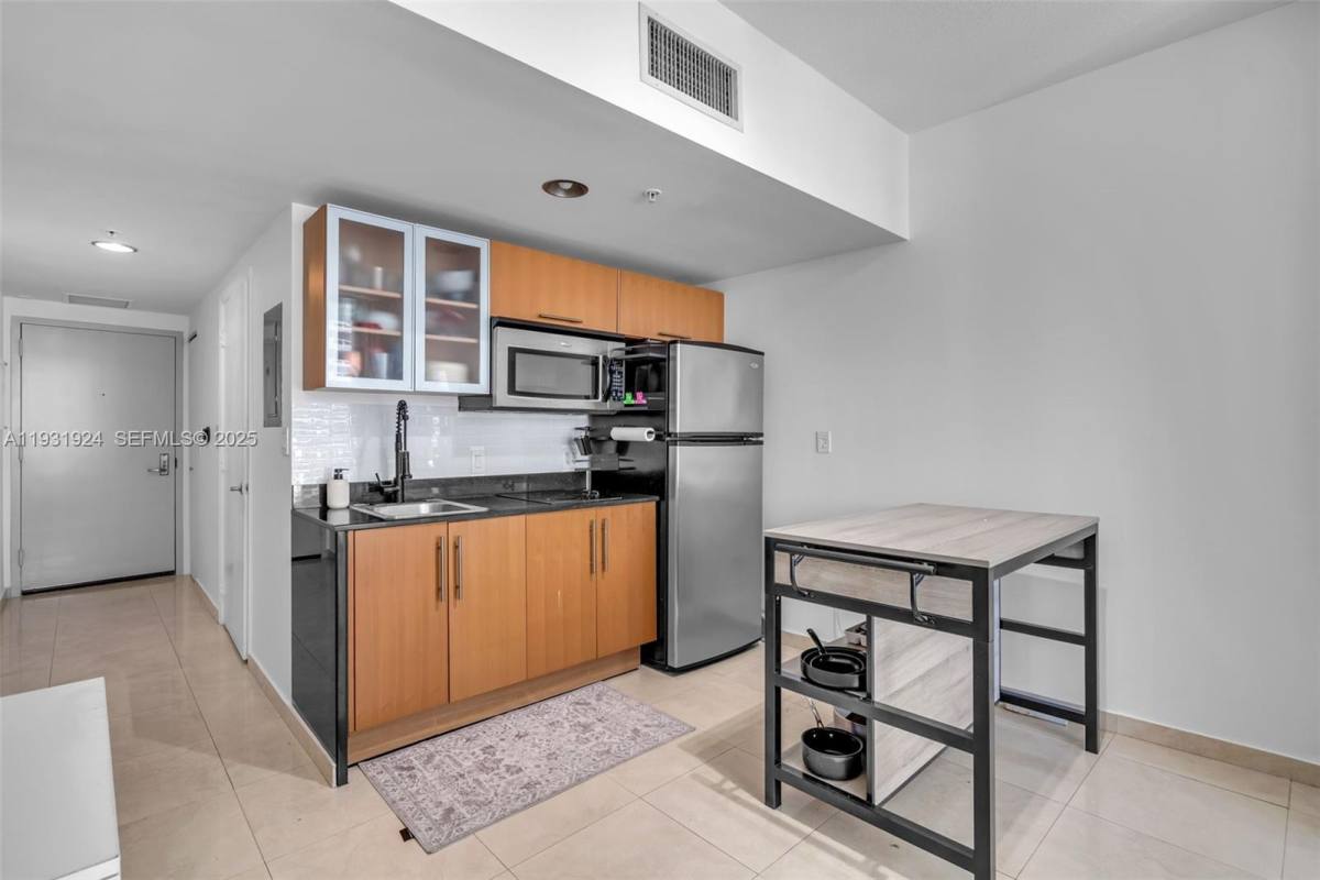 Apartment for rent at 1750 N Bayshore Dr #1204, Miami, FL 33132