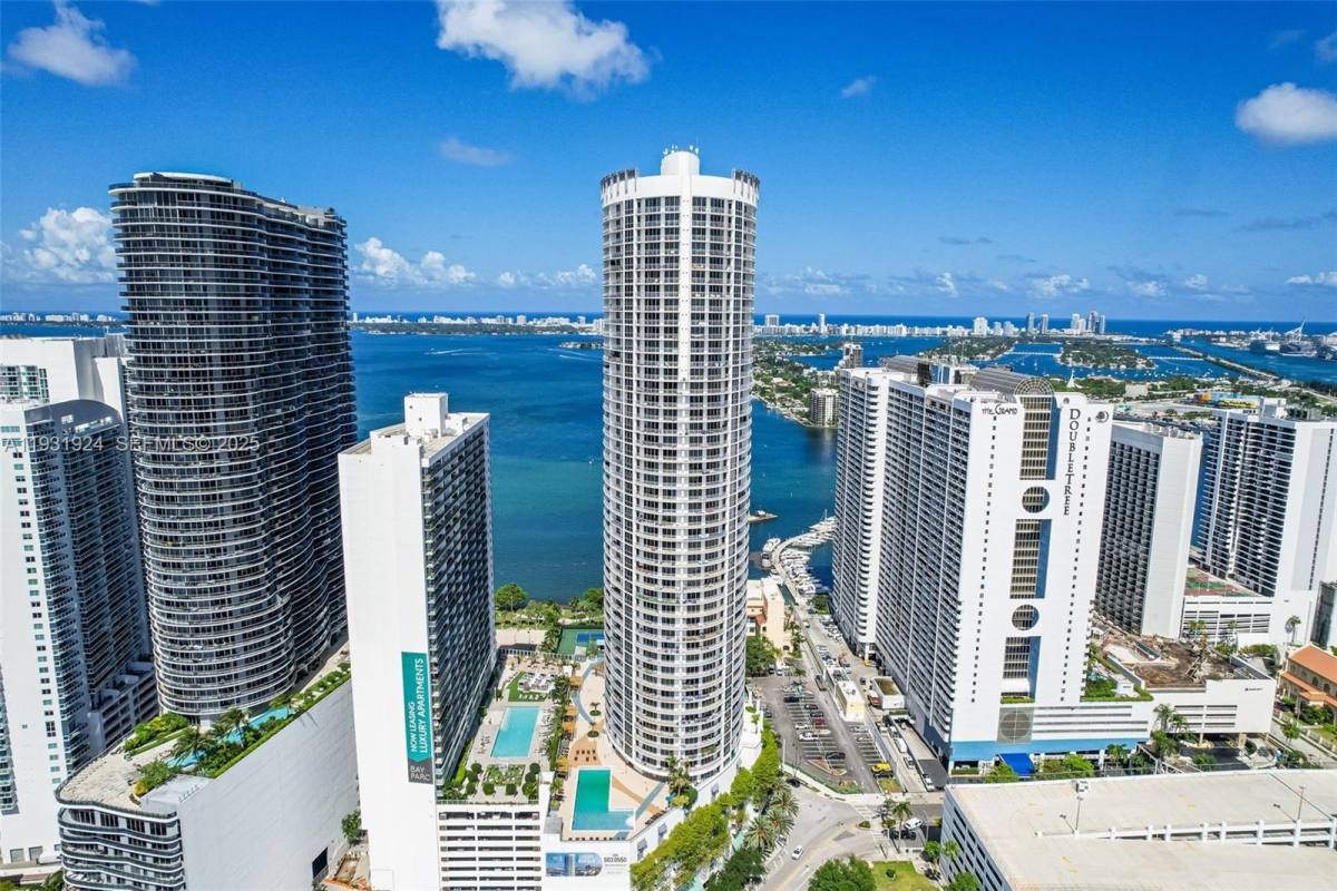 Apartment for rent at 1750 N Bayshore Dr #1204, Miami, FL 33132