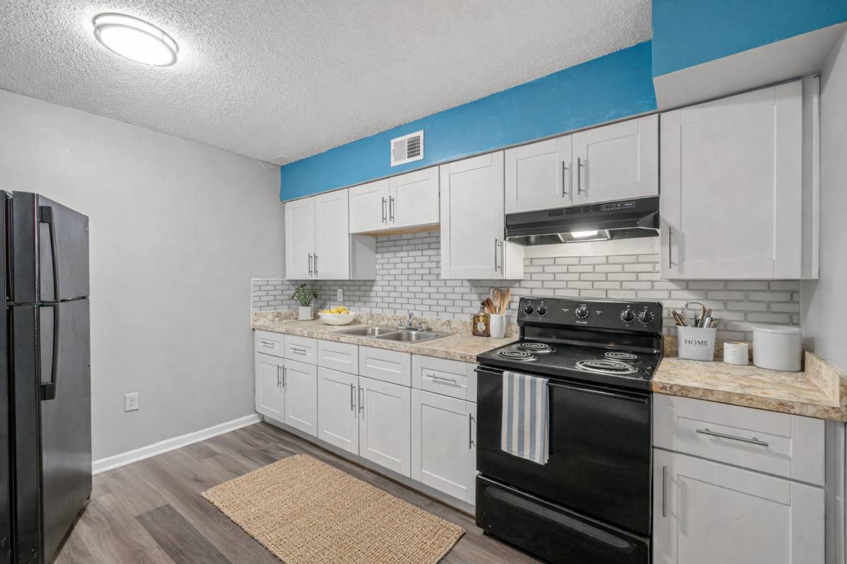 Apartment for rent at 13911 N 19th St, Tampa, FL 33613