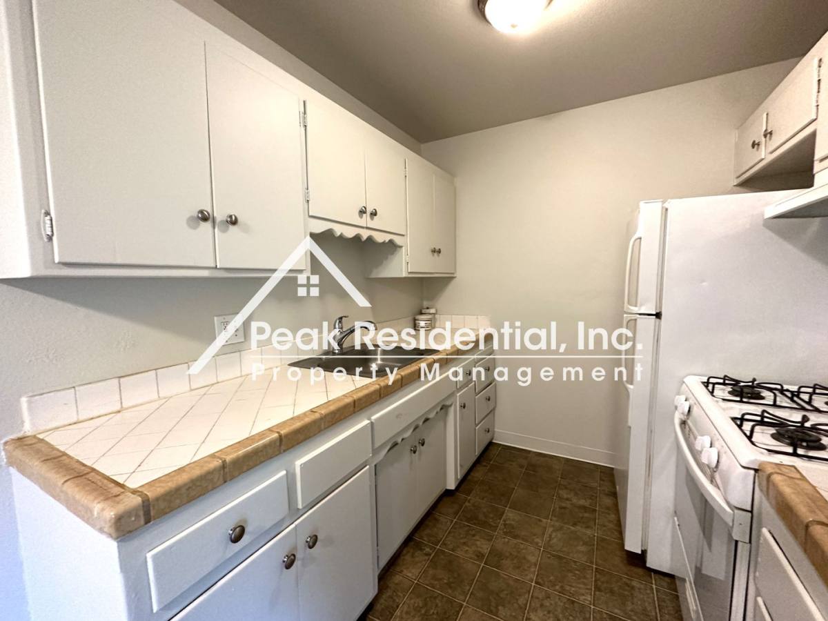 Apartment for rent at 4548 Ashcroft Ave, Sacramento, CA 95841