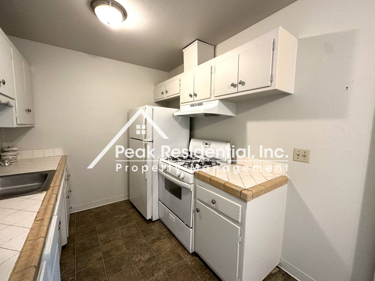 Apartment for rent at 4548 Ashcroft Ave, Sacramento, CA 95841