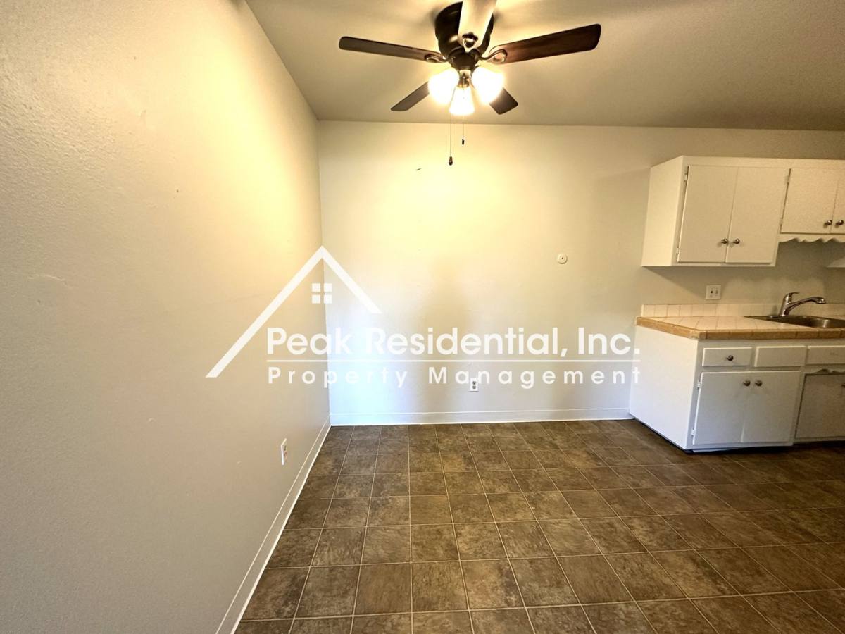 Apartment for rent at 4548 Ashcroft Ave, Sacramento, CA 95841