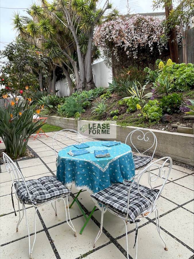 Apartment for rent at 1229 1 2 Smitwhood Dr, Los Angeles, CA 90035